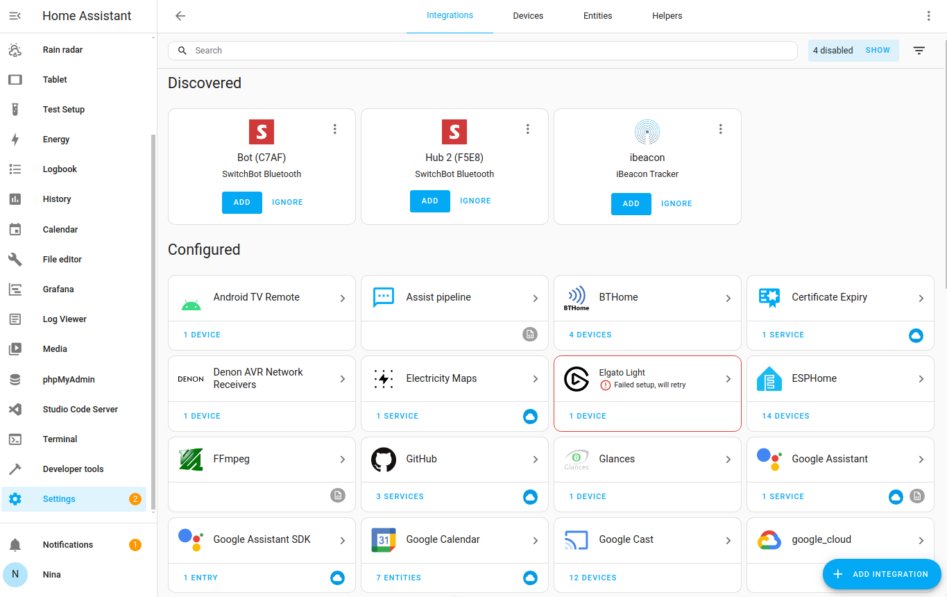 A tela reúne integrações configuradas e aparelhos descobertos.