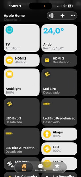 Aplicativo Casa da Apple aberto no quarto, com controles de TV, ar-condicionado e iluminação.