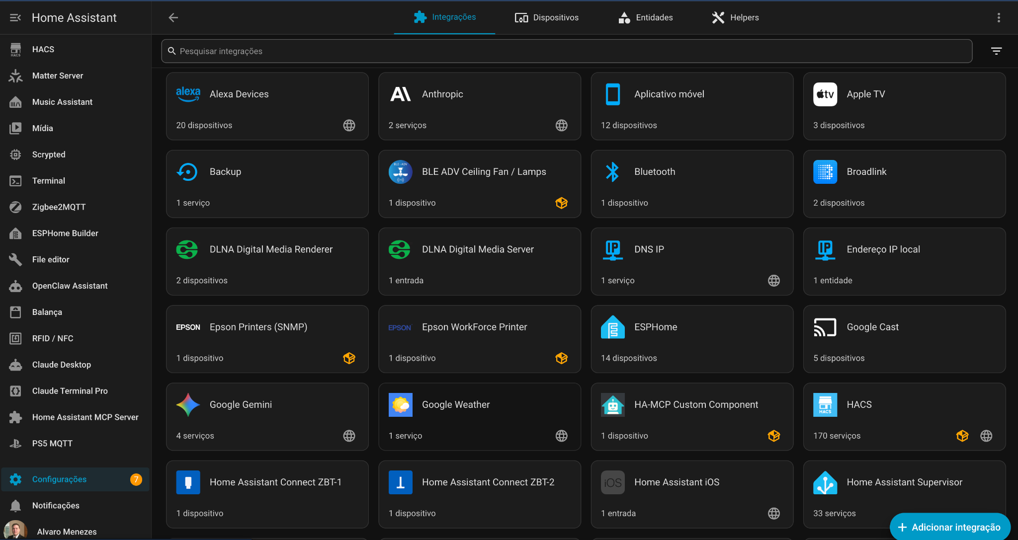 Tela de integrações do Home Assistant com ESPHome, Broadlink e os adaptadores Connect ZBT-1 e ZBT-2 entre os itens visíveis.